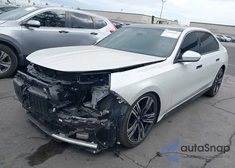 2023 BMW I7 xDrive60 z USA, uszkodzony, nr VIN WBY53EJ01PCN77765